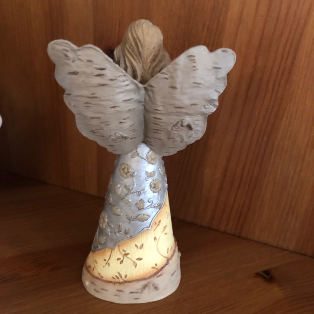 Elements Angel figurine for mom “ mothers fill our lives with love “ - Picture 2 of 4